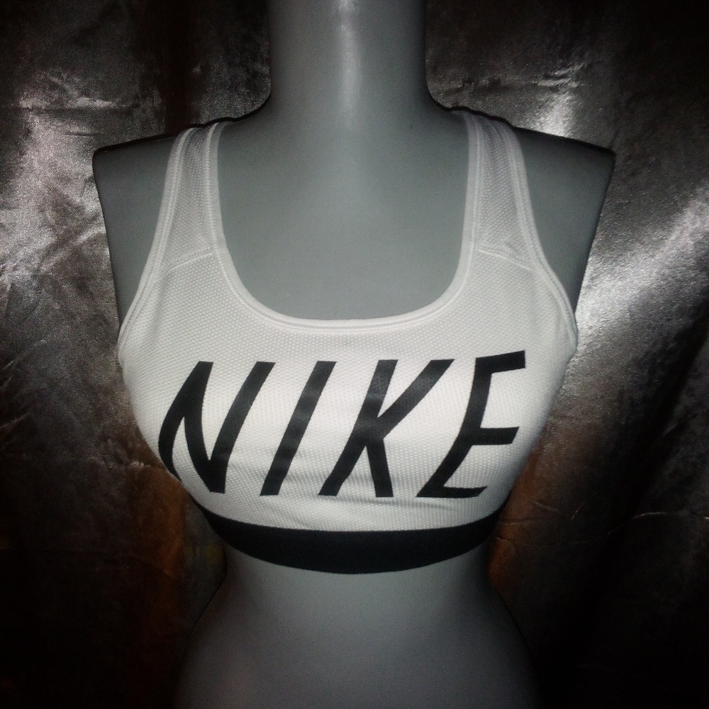 Nike Dry Fit Sports Bra Size S/P/Ch